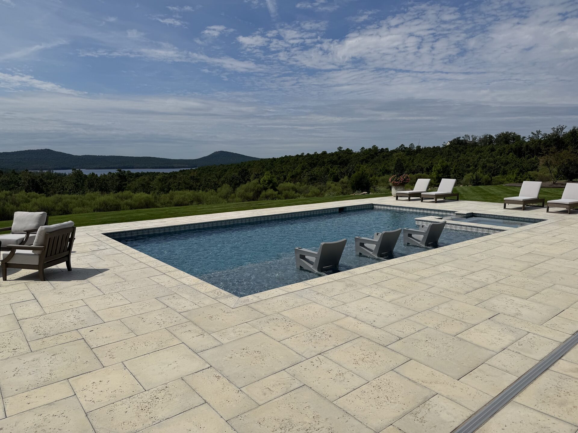 Mountain Side Estate Pool & Spa