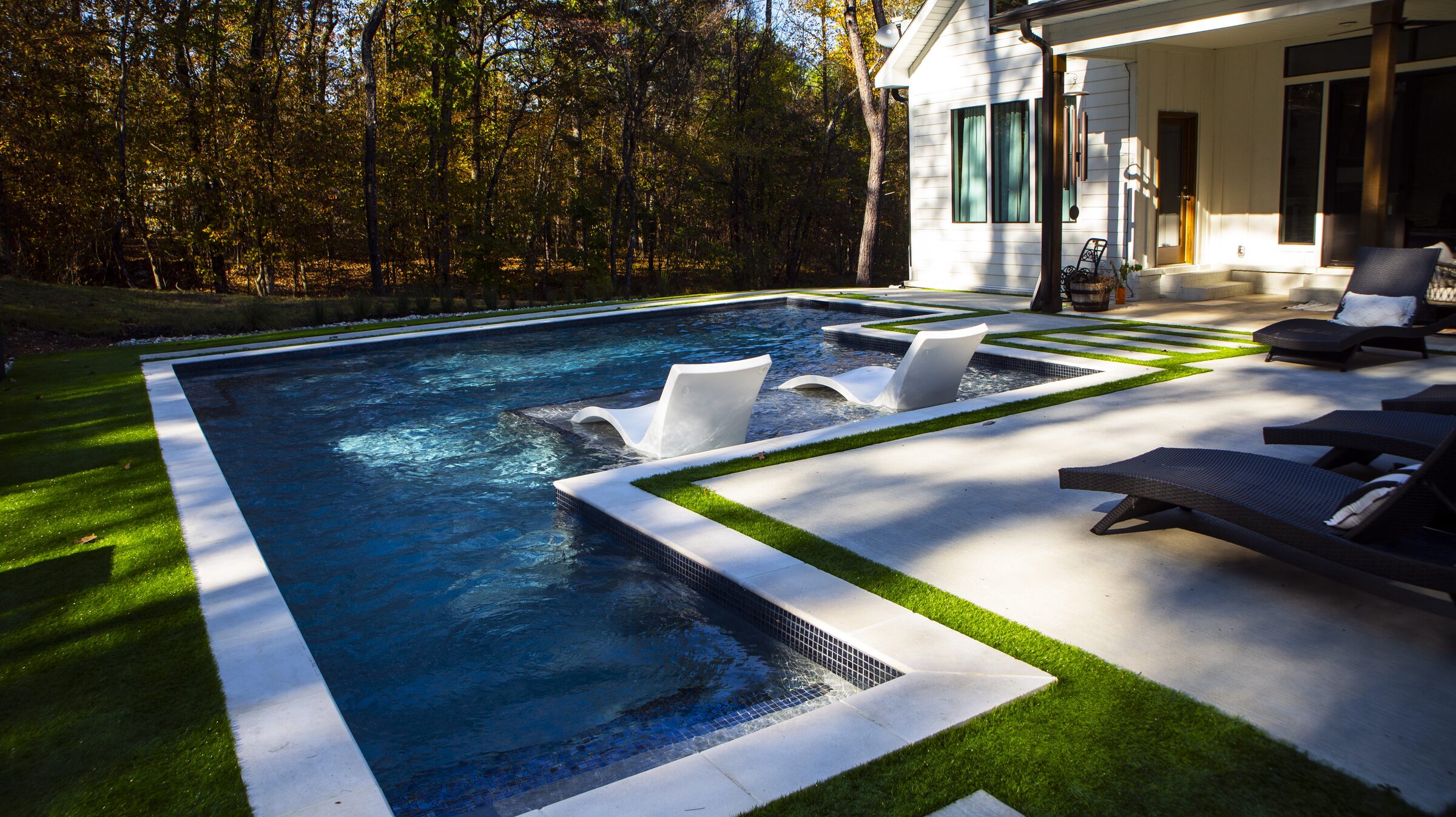 Contemporary Contrast — Limestone & Obsidian