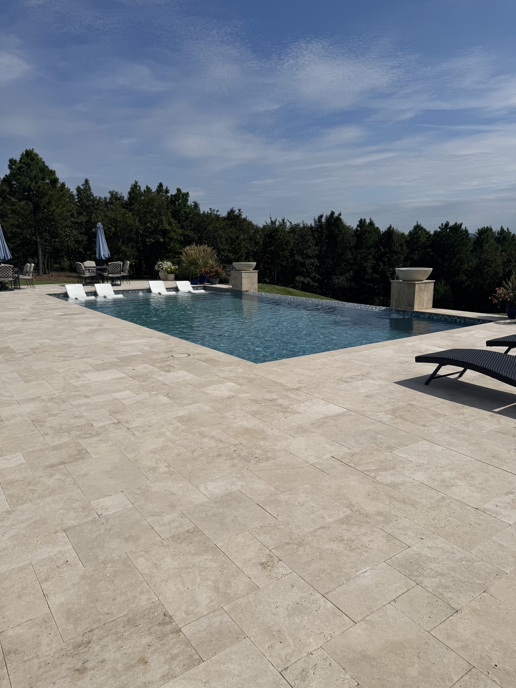 Ivory travertine paver detail