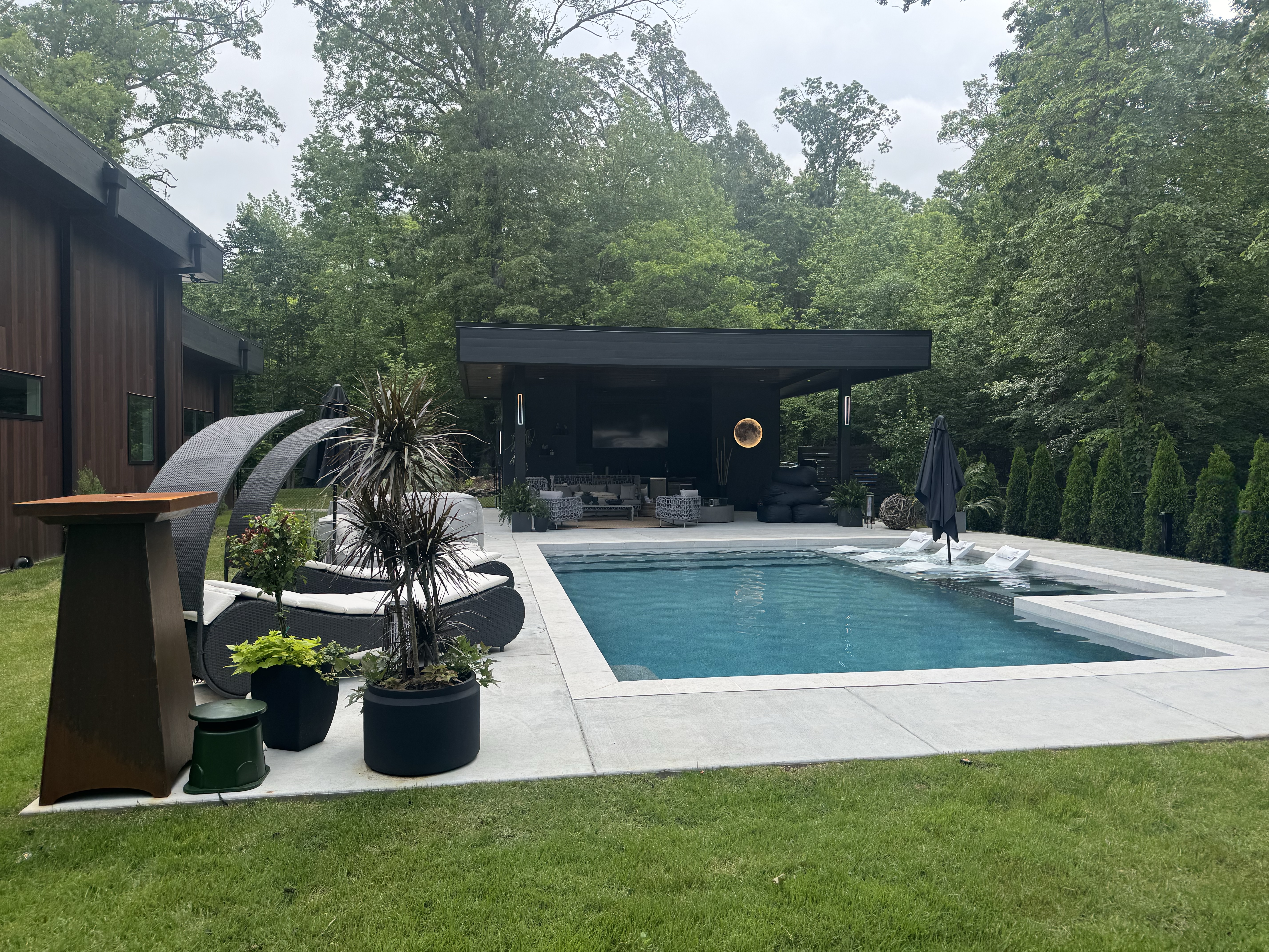 Modern Secluded Retreat