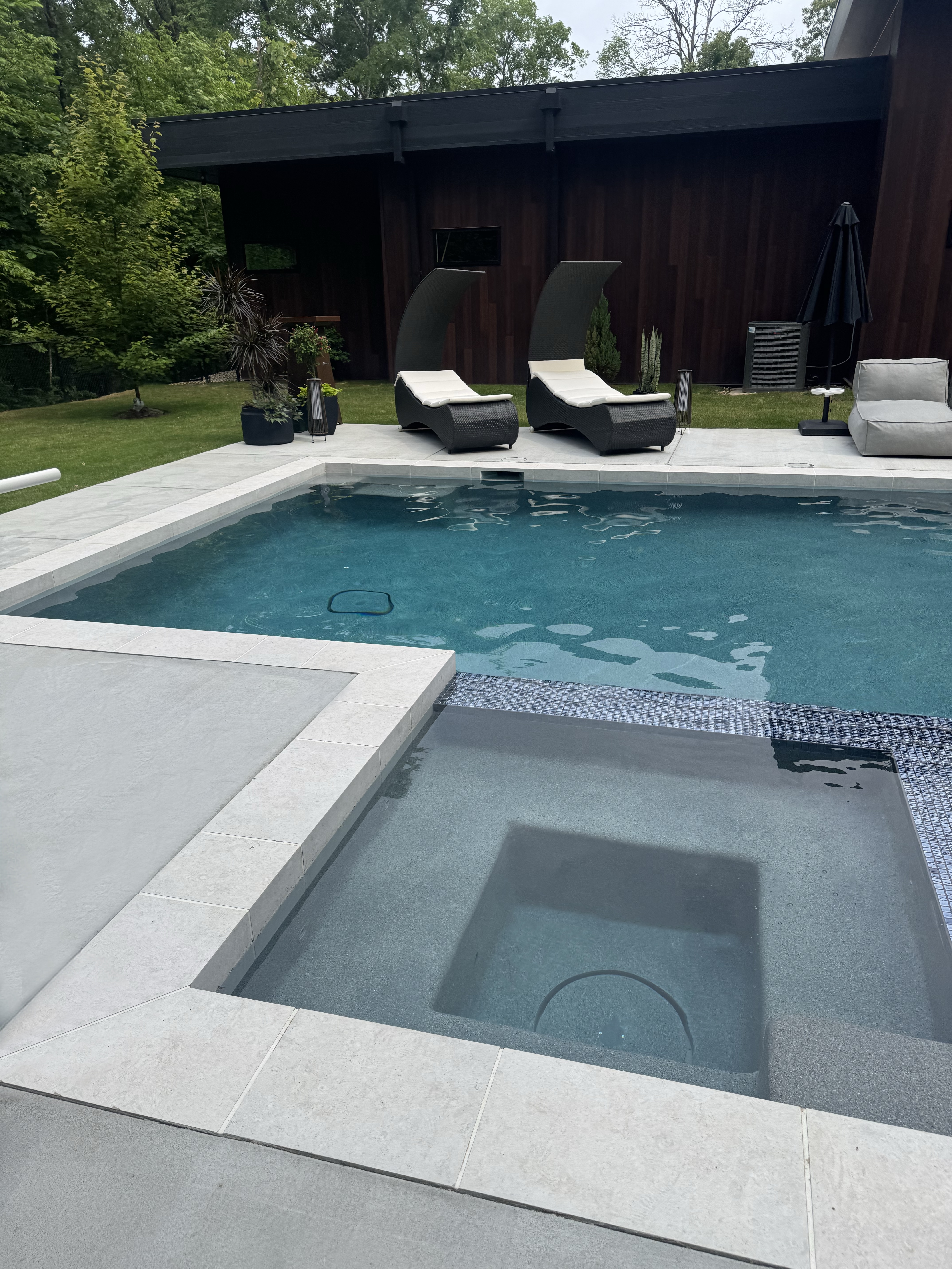 Modern pool lines with light-to-dark contrast