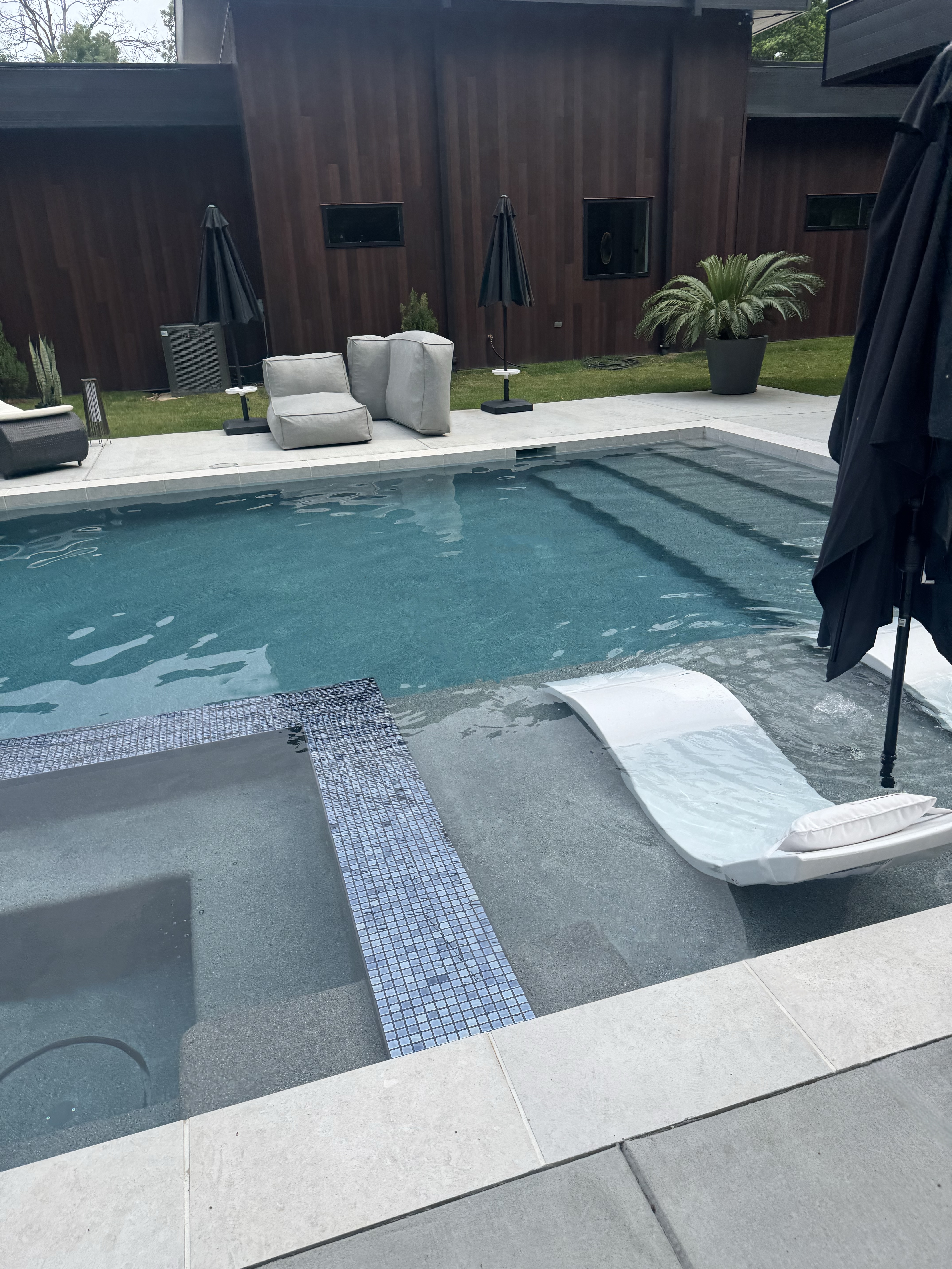 Spa spillover into the pool